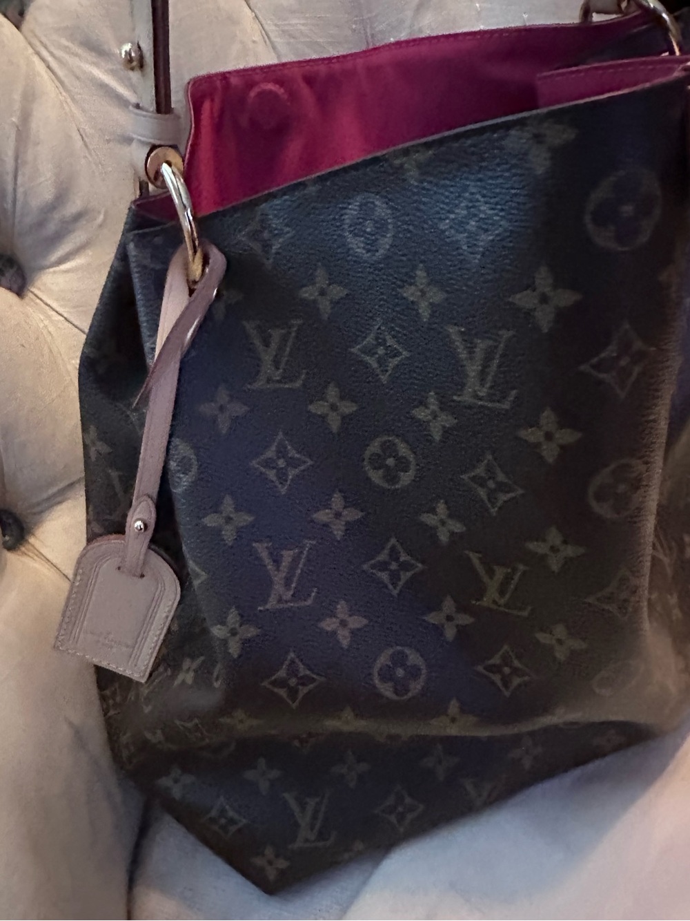 Louis Vuitton Monogram Tote with Fuchsia Interior and Natural Leather Trim. - Picture 4 of 16
